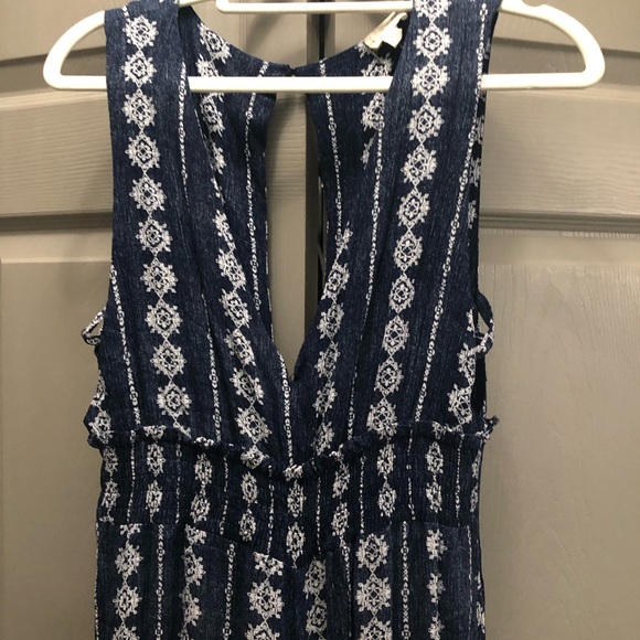 Hem and Thread jumpsuit - Picture 6 of 11